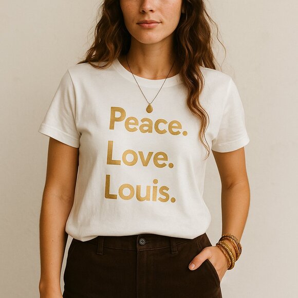 Tops - Peace love Louis tee